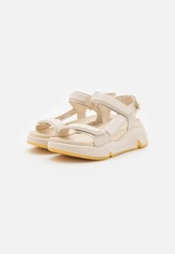 ECCO Chunky- Sandalen Met Plateauzool - Beige -Verfijnd Schoen Winkel 2d2918b6a74f40dd8e091c58f926b409