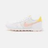 Nike Sportswear Internationalist - Sneakers Laag - White/Arctic Orange/Sail/Orange Pearl -Verfijnd Schoen Winkel 2f59a0c310354b1fb4836b838e508165