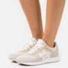 ASICS SportStyle Lyte Classic - Sneakers Laag - Oatmeal/White 2 ASICS SportStyle Lyte Classic - Sneakers Laag - Oatmeal/White -Verfijnd Schoen Winkel 35afb08ee67f49e39ac6177b8d052d36