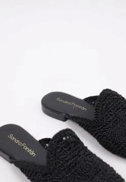 Levitha - Muiltjes - Black -Verfijnd Schoen Winkel 3af3abda9c424f34b7c30bc4a847b371