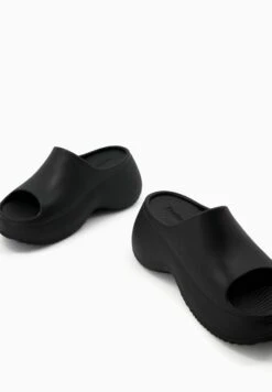 BERSHKA Platform- Badslippers - Black -Verfijnd Schoen Winkel 43c2689aa9f749a692435df5e9abf1dc