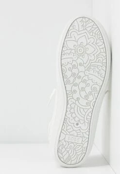 Skechers Bobs Cute - Sneakers Laag - White -Verfijnd Schoen Winkel 43f5e537e0a94c36bb4ad5b79801a301