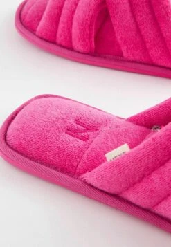 Next Towel Slider Standard - Pantoffels - Pink -Verfijnd Schoen Winkel 4e915a2c4ea94d89990175dce02e287e