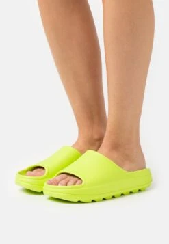 Call It Spring Vegan Julep - Badslippers - Medium Green