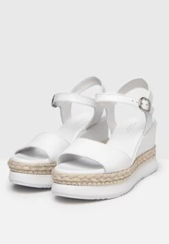 NeroGiardini Sandalen Met Sleehak - Bianco 9 NeroGiardini Sandalen Met Sleehak - Bianco -Verfijnd Schoen Winkel 5a54036d904b40738bcee3ce7e3a86e9