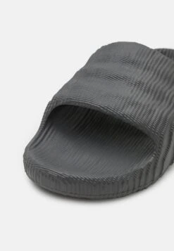 Adidas Originals Adilette 22 Unisex - Badslippers - Grey Five/Core Black 13 Adidas Originals Adilette 22 Unisex - Badslippers - Grey Five/Core Black -Verfijnd Schoen Winkel 7373cb86ba1f4d72abe7c276dce087f8
