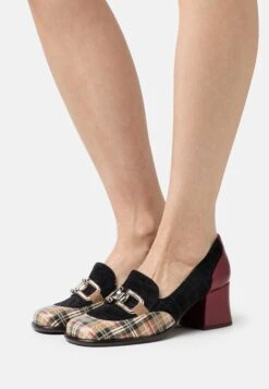 Chie Mihara Micoco - Klassieke Pumps - Scotch Classic/Black/Granate