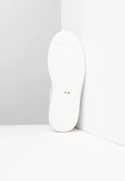 NeroGiardini Sneakers Laag - Osso -Verfijnd Schoen Winkel 81d8a4d5a9ee47a3a477d661853ac2ed