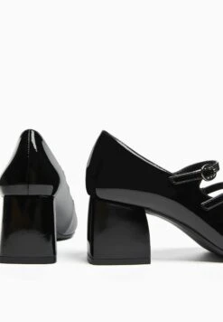 BERSHKA Mary Jane Block Heel - Klassieke Pumps - Black -Verfijnd Schoen Winkel 9170d9ddb2664278aada44ccf4d3fa0f