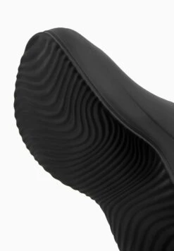 BERSHKA Platform- Badslippers - Black -Verfijnd Schoen Winkel bb21554eca2c40a899df8288ca2f75d1