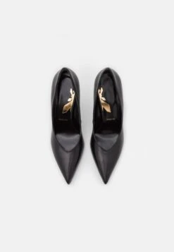 Patrizia Pepe Klassieke Pumps - Nero 11 Patrizia Pepe Klassieke Pumps - Nero -Verfijnd Schoen Winkel bca426f8b1884f6eb35225904be949ac