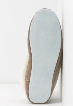 Shepherd Emmy - Pantoffels - Stone/White -Verfijnd Schoen Winkel d1e93beef9db43ef84073b556b1e4984