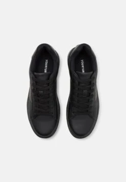 YOURTURN Unisex - Sneakers Laag - Black -Verfijnd Schoen Winkel dd46f80270244bd48a3757a7dcd9ac23