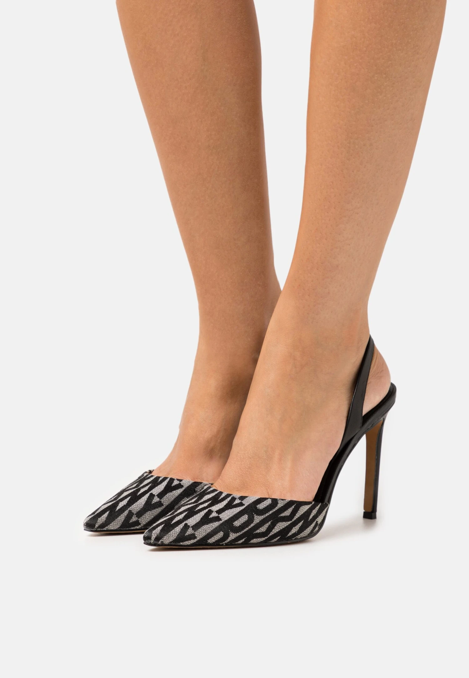 DKNY Macia Slingback- Klassieke Pumps - Black/Eggnog 3 DKNY Macia Slingback- Klassieke Pumps - Black/Eggnog