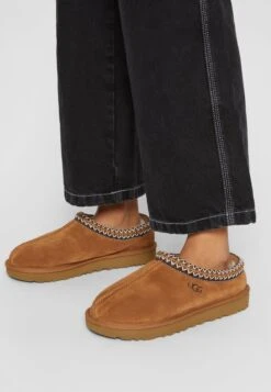 Ugg Tasman - Pantoffels - Chestnut 13 Ugg Tasman - Pantoffels - Chestnut -Verfijnd Schoen Winkel f4a2726f953e43e18a88a005f4888e14