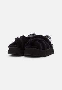 Ugg Disco Cross Slide - Pantoffels - Black -Verfijnd Schoen Winkel fdcd402628cc4ce782e7cc9ad955a2d5